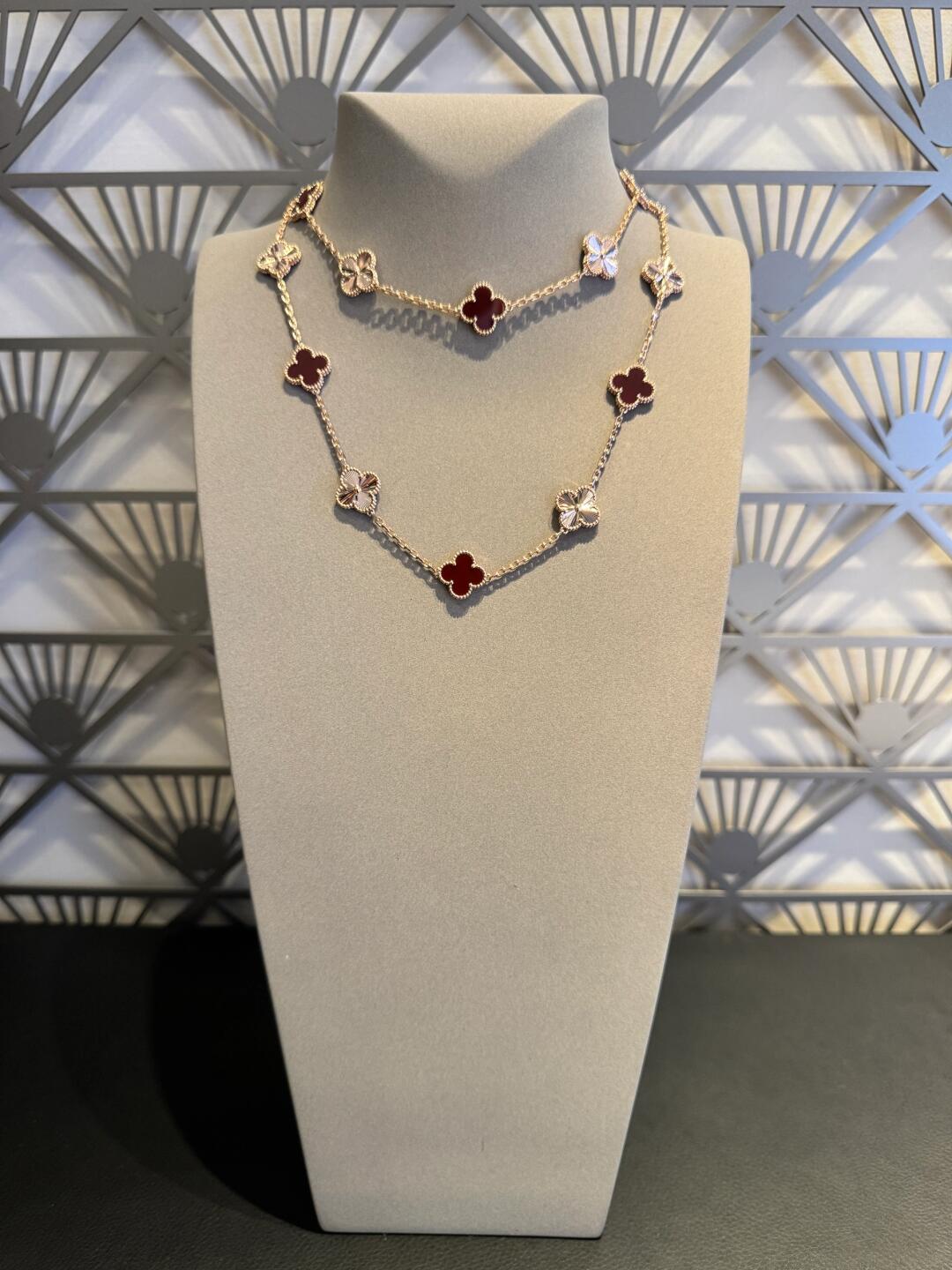 [Royal Fine ]CLOVER 20 MOTIFS LASER CARNELIAN NECKLACE