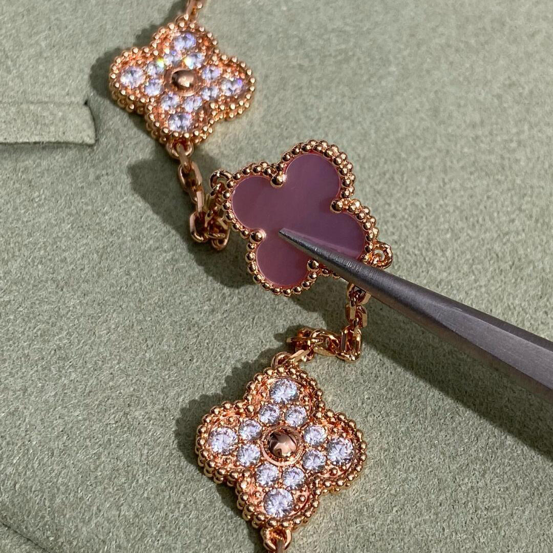 [Royal Fine ]CLOVER 10 MOTIFS DIAMOND PINK MOP NECKLACE