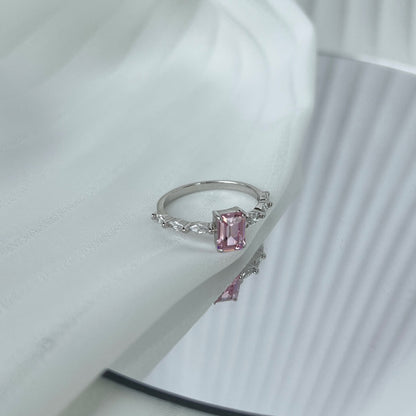 [Royal Fine ]1.0 Carat Dainty Resplendent Radiant Cut Daily Ring