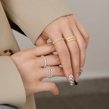 [Royal]Delicate Enchanting Wave Shape Daily Ring