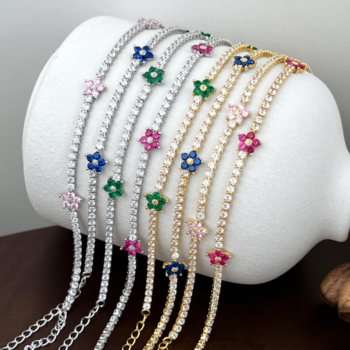 [Royal]Sparkling Flower Shape Tennis Bracelet
