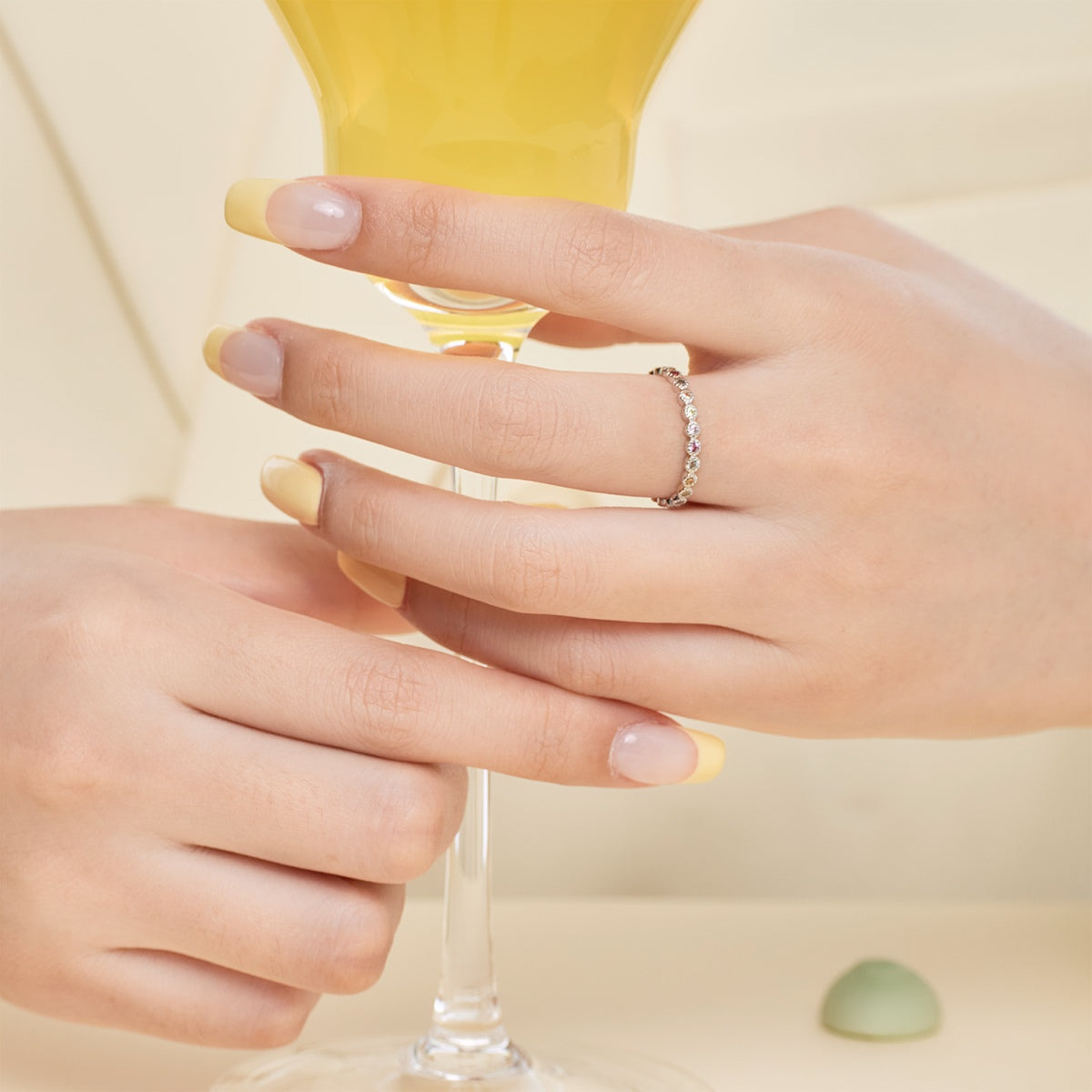 [Royal]Radiant Sparkling Round Cut Daily Ring