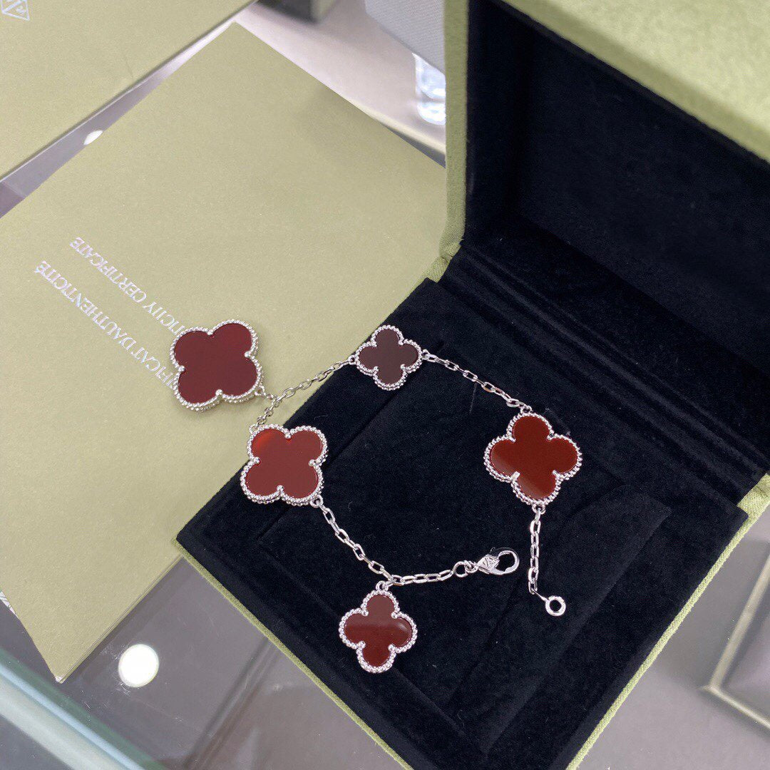 [Royal Fine ]CLOVER 5 MOTIFS SIVLER CARNELIAN BRACELET