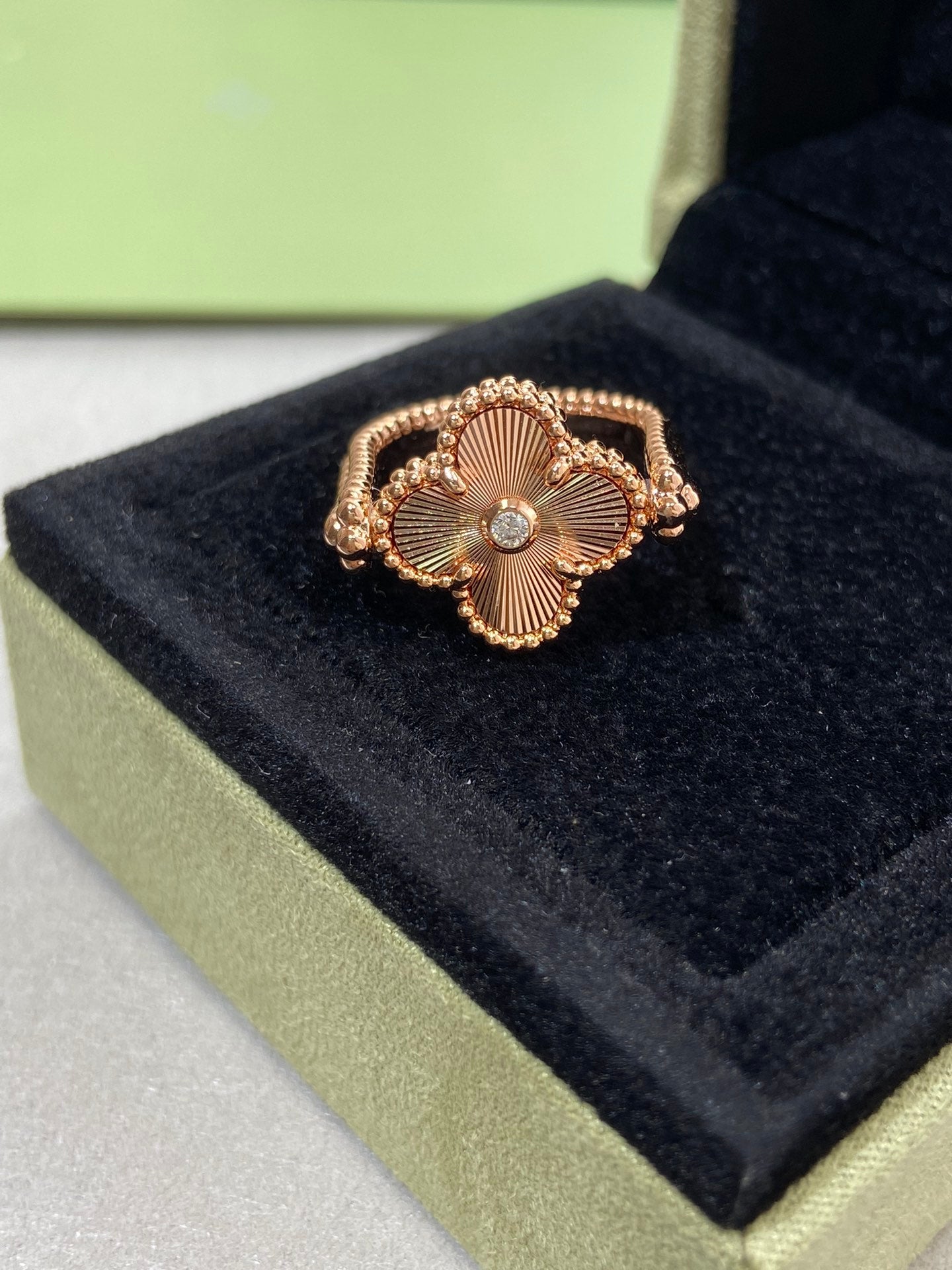 [Royal Fine ]CLOVER RIVERSIBLE PINK GOLD RING