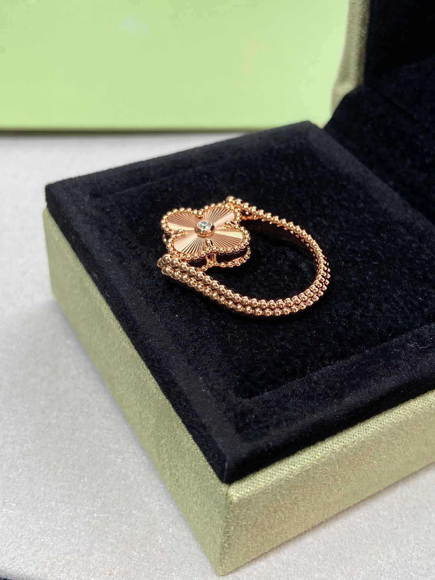 [Royal Fine ]CLOVER RIVERSIBLE PINK GOLD RING