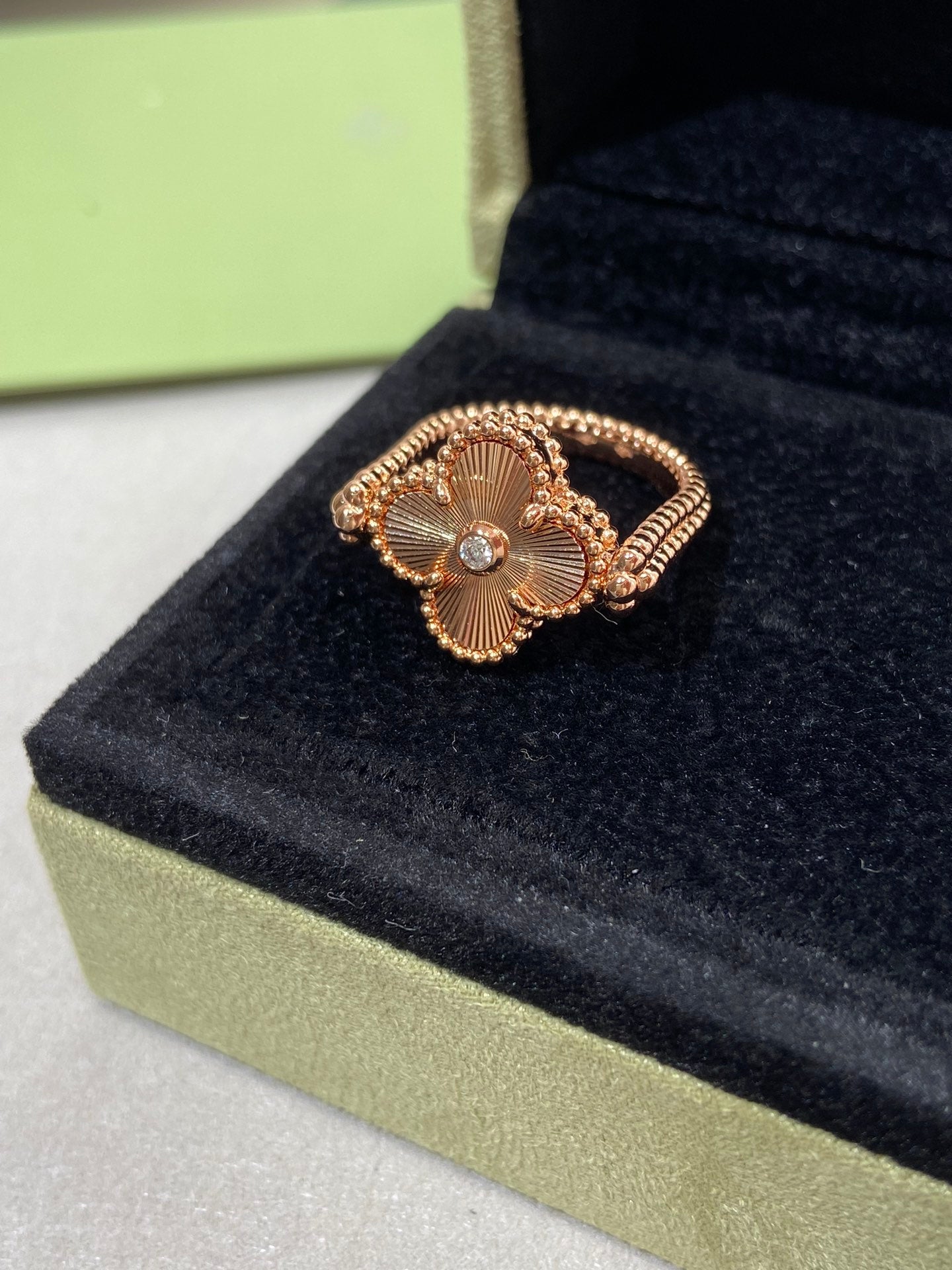 [Royal Fine ]CLOVER RIVERSIBLE PINK GOLD RING