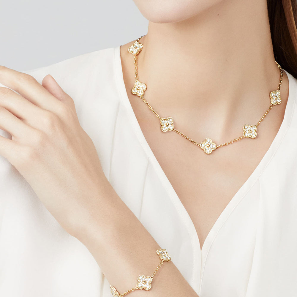 [Royal Fine ]CLOVER 10 MOTIFS DIAMOND NECKLACE