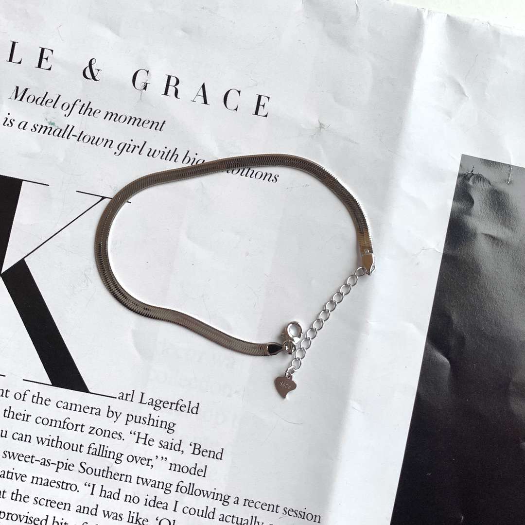 [Royal]Flat Snake Bone Chain Blade Necklace