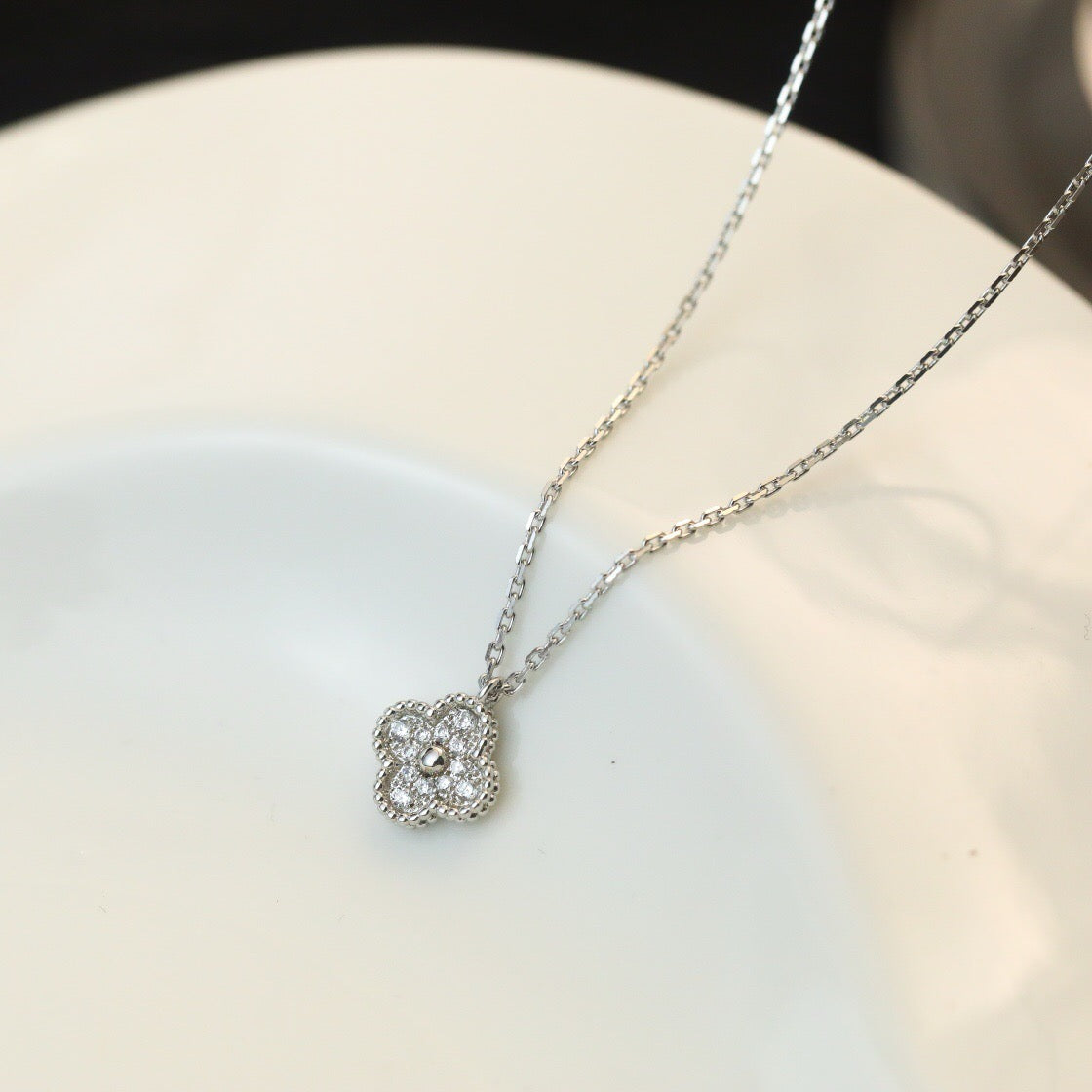 [Royal Fine ]CLOVER MINI 9.5MM PENDANT DIAMOND NECKLACE