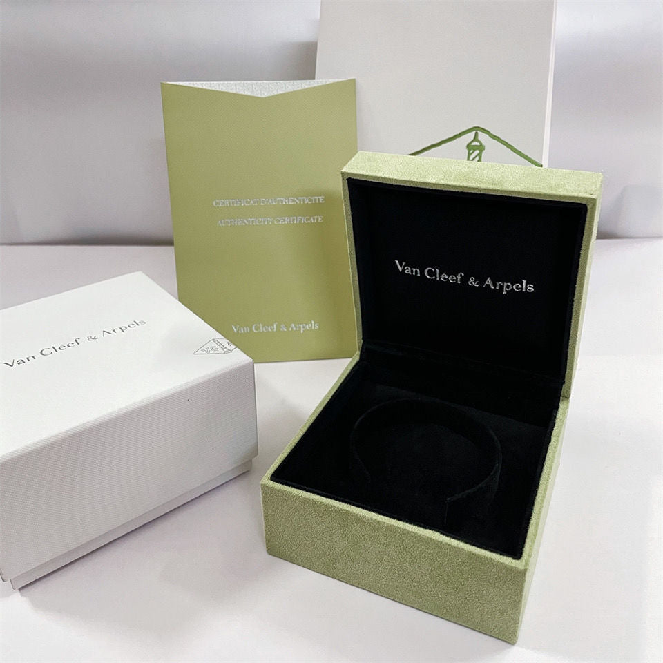 [Royal Fine ]VA CLOVER BRACELET NECKLACE RING BOX GIFT BAG