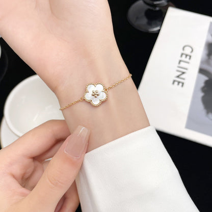 [Royal Fine ]LUCKY WHITE MOP PLUM BLOSSOM  BRACELET