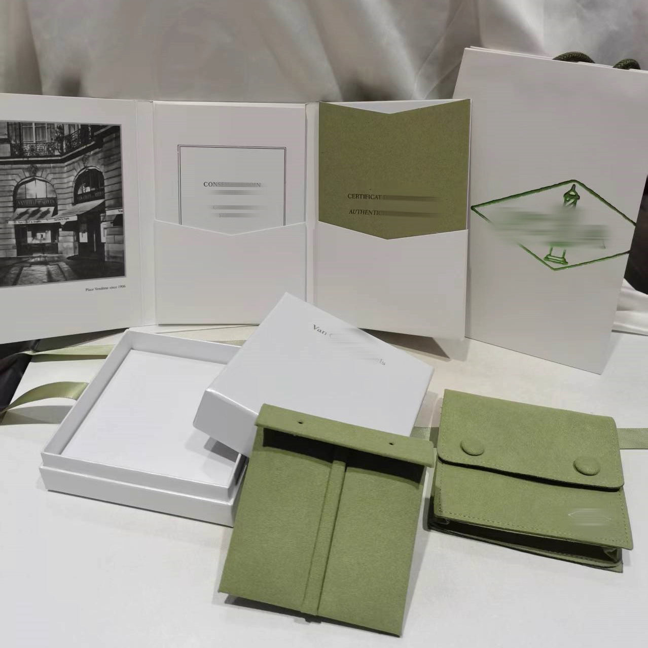 [Royal Fine ]VA CLOVER BRACELET NECKLACE RING BOX GIFT BAG