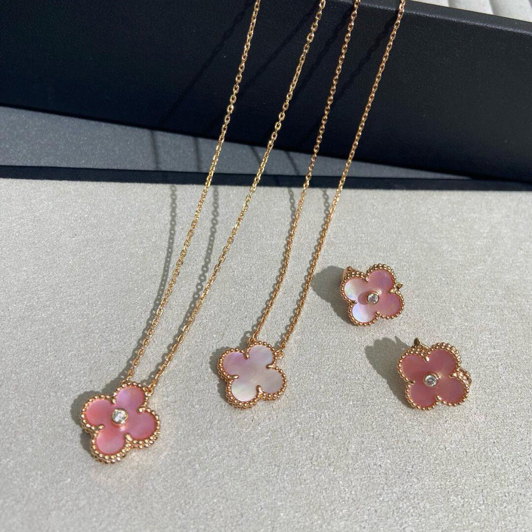 [Royal Fine ]CLOVER 15MM DIAMOND PINK MOP NECKLACE