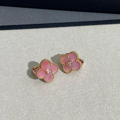 [Royal Fine ]CLOVER MEDIUM 1 DIAMOND PINK EARRINGS