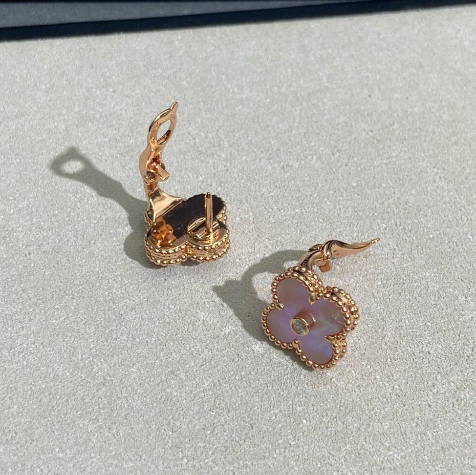 [Royal Fine ]CLOVER MEDIUM 1 DIAMOND PINK EARRINGS