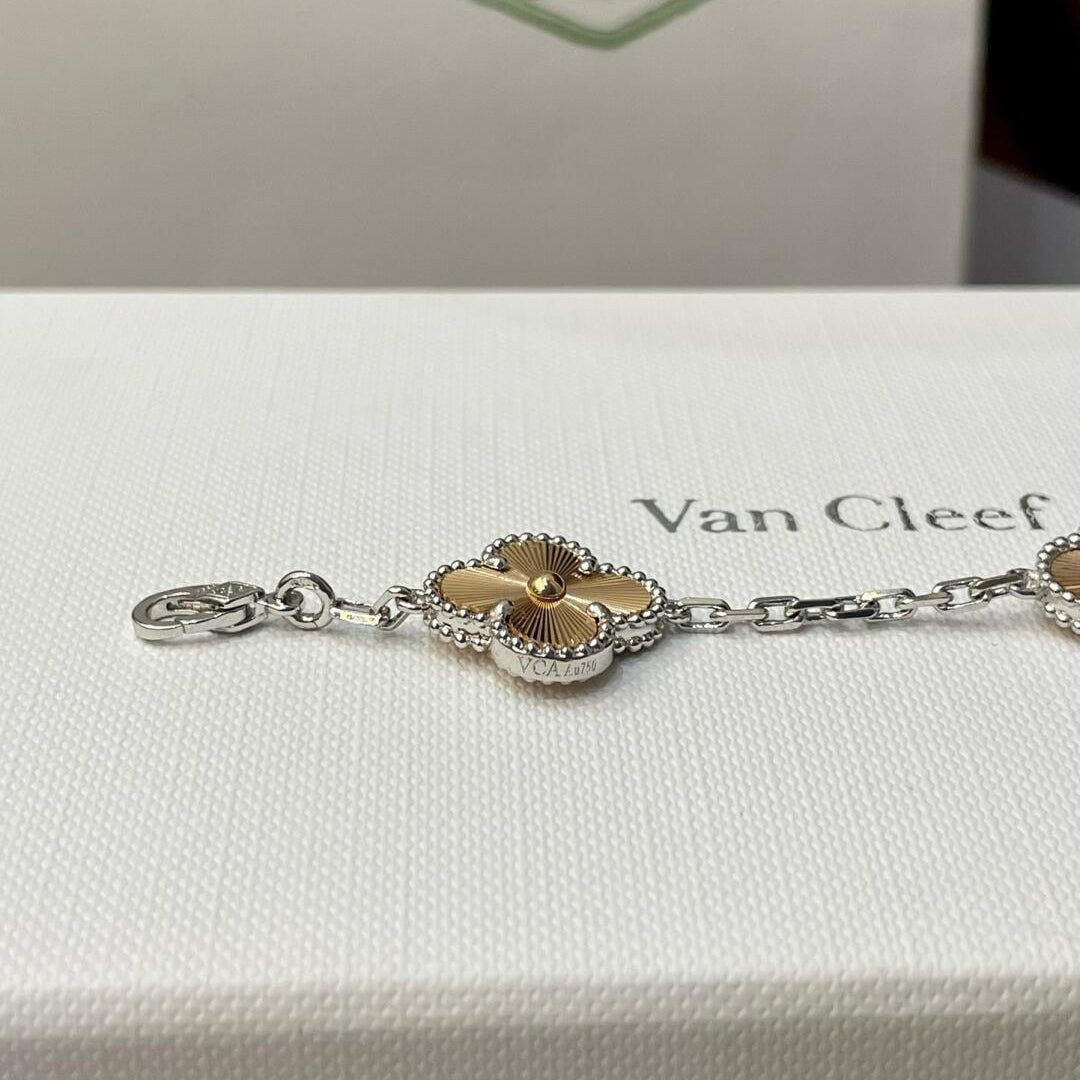 [Royal Fine ]CLOVER  5 MOTIFS  CHRISTMAS LIMITED EDITION BRACELET