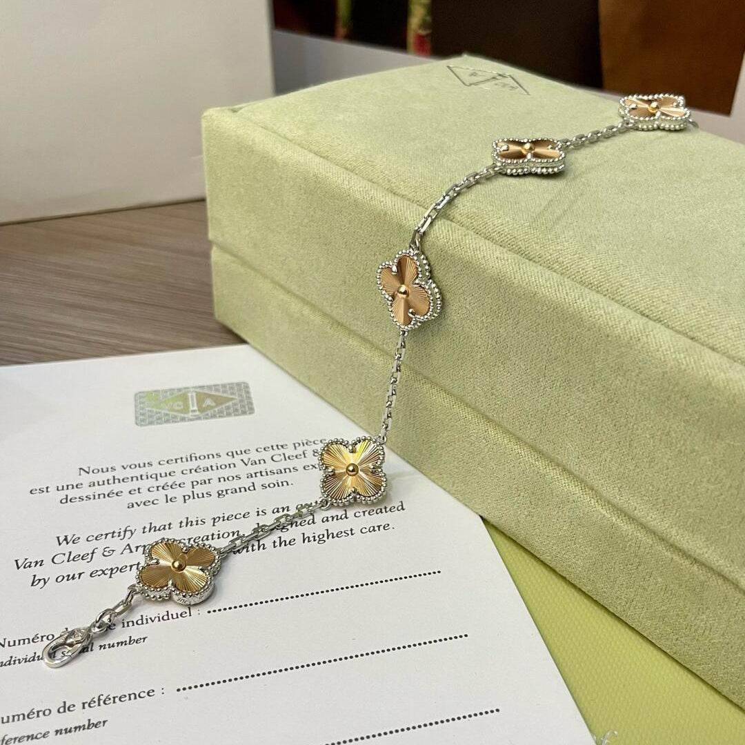 [Royal Fine ]CLOVER  5 MOTIFS  CHRISTMAS LIMITED EDITION BRACELET