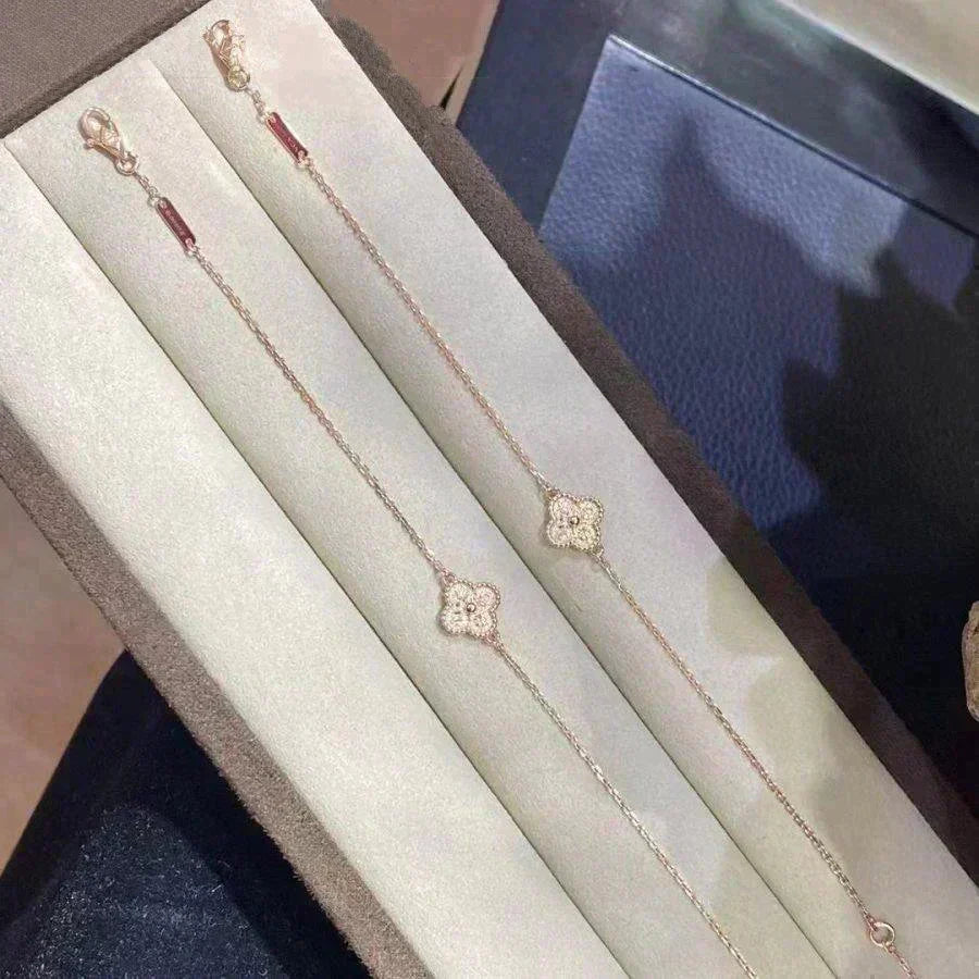 [Royal Fine ]CLOVER SINGLE FLOWER BRACELET