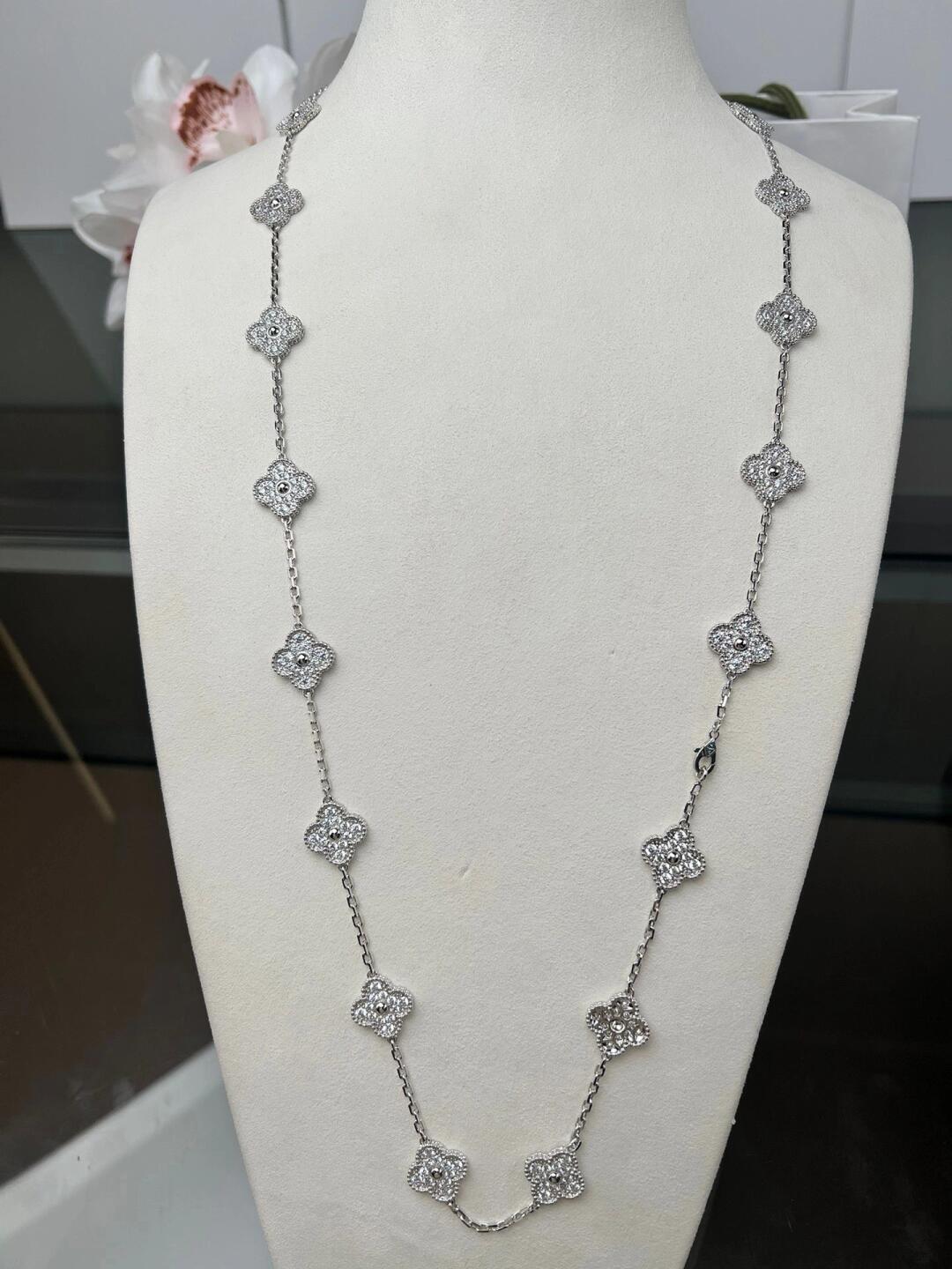 [Royal Fine ]CLOVER 20 MOTIFS DIAMOND SILVER